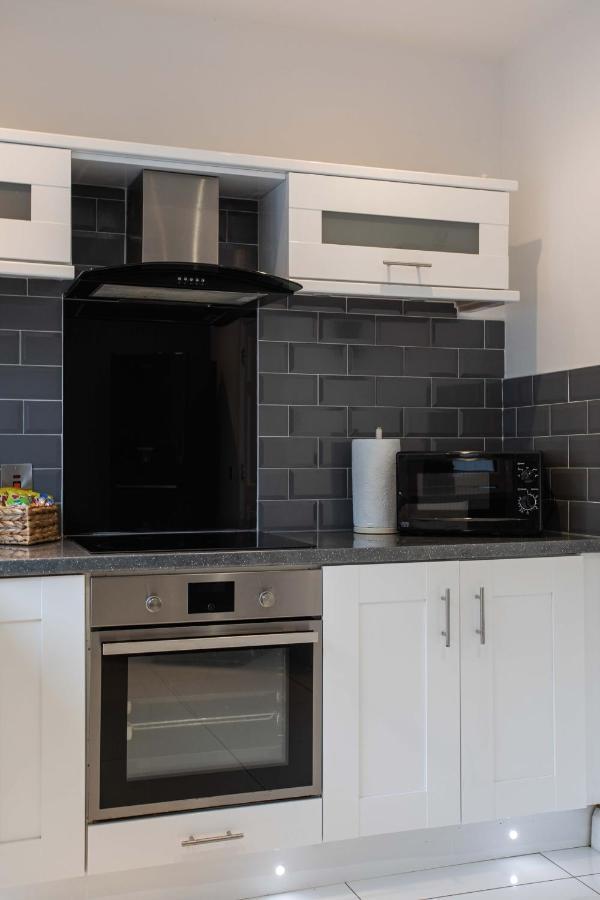 Refurbished Home, 8 Mins To Cc Belfast Exterior foto