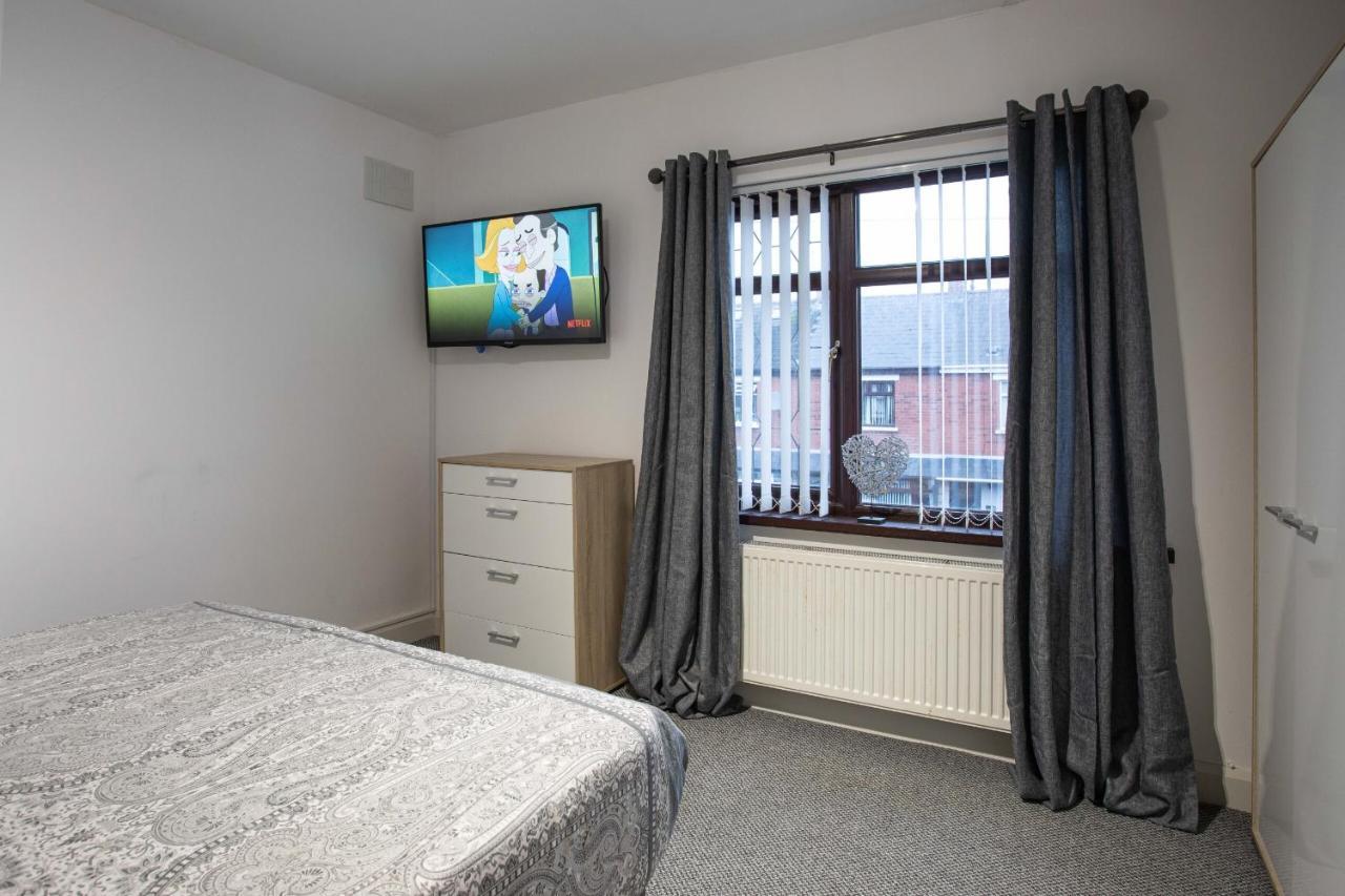 Refurbished Home, 8 Mins To Cc Belfast Exterior foto