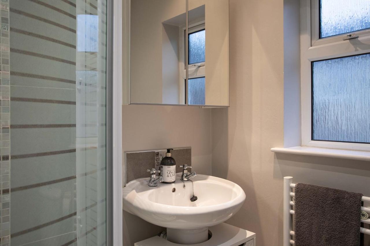 Refurbished Home, 8 Mins To Cc Belfast Exterior foto