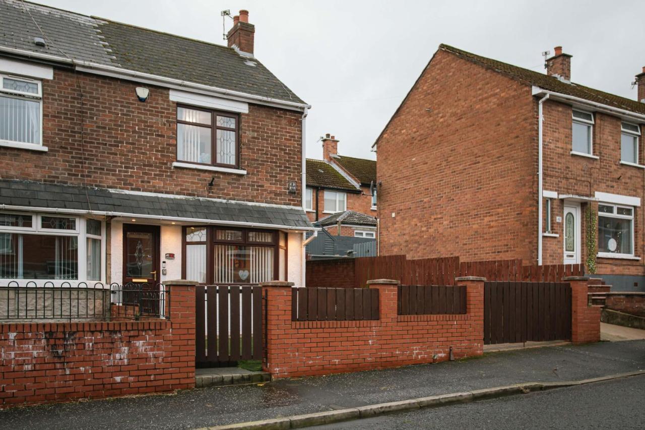 Refurbished Home, 8 Mins To Cc Belfast Exterior foto